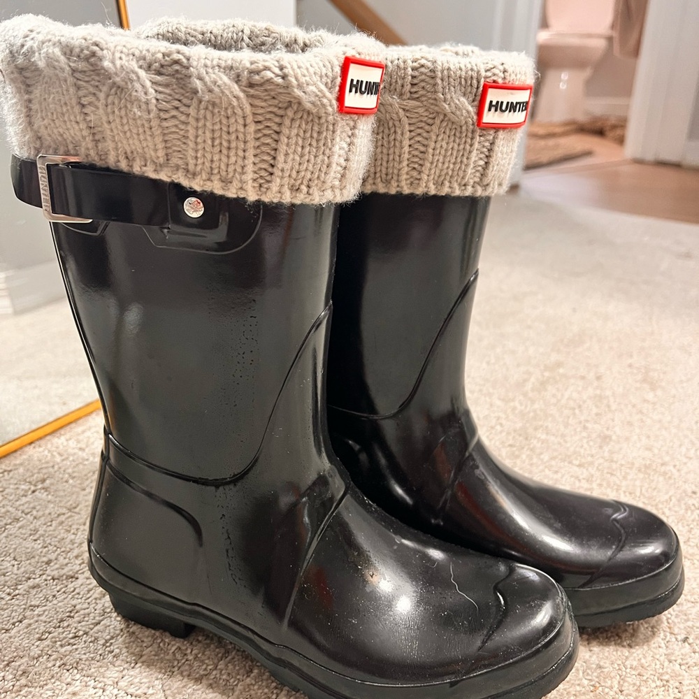 Hunter Black Gloss Rain Boots with Cream Knit Cuffs